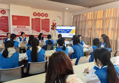财经与物流管理学院开展“倾听・共鸣・成长——我们与‘树洞’的故事”心理健康知识讲座