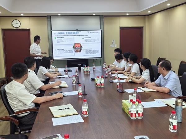 张志伟作阶段性总结报告