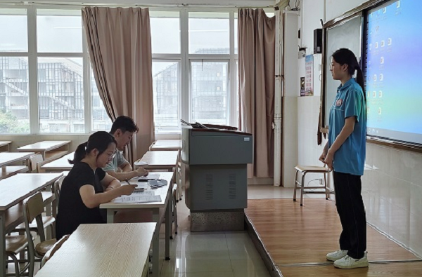 财经与物流管理学院学生党支部举办确定发展对象答辩会 