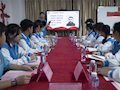校党委书记刘子林深入“一站式”学生社区辅导学习党的二十大报告