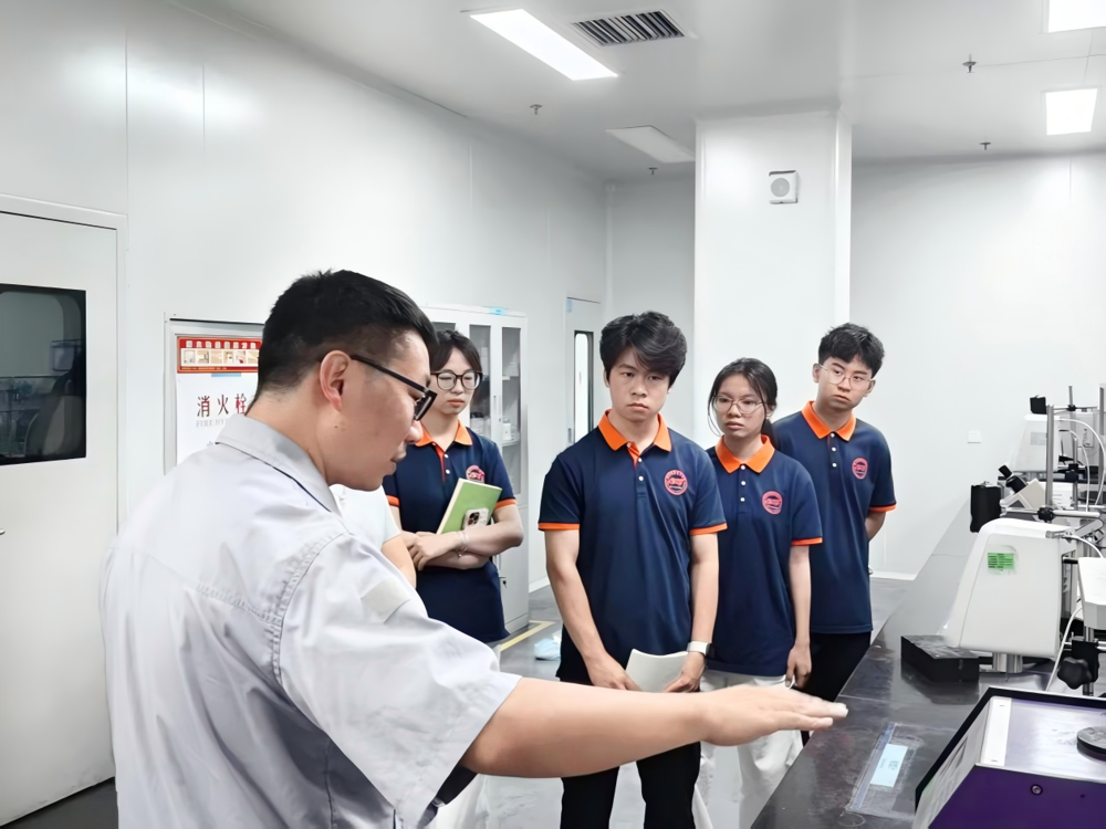 职教赋能产业创新——米兰师生走进瑞浦赛克，共探新能源技术前沿