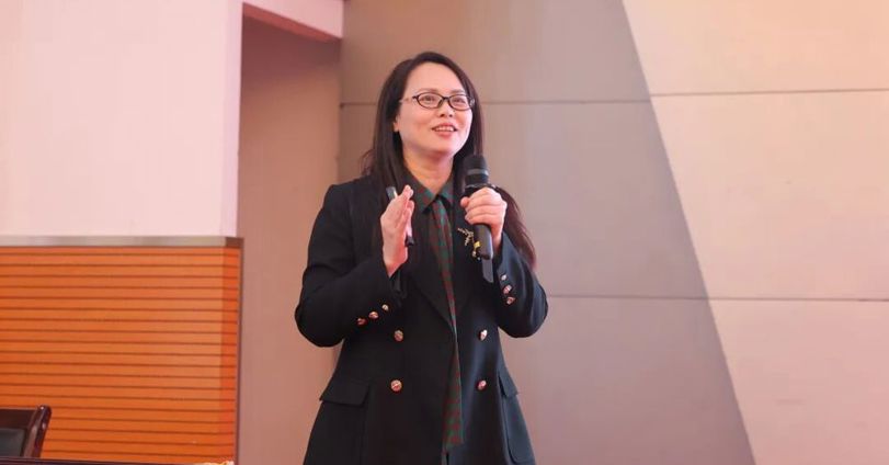 米兰参加广西职业院校语文数学外语教学改革研讨会