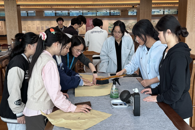 米兰学子参与“墨韵传薪•纸印千年”活动