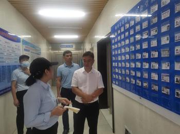 校领导深入一线检查校园食品安全工作