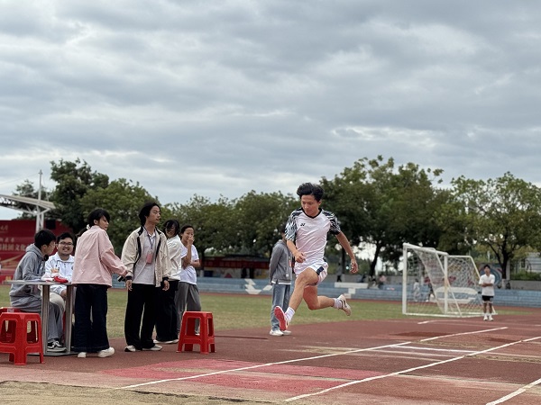 跳远精彩瞬间