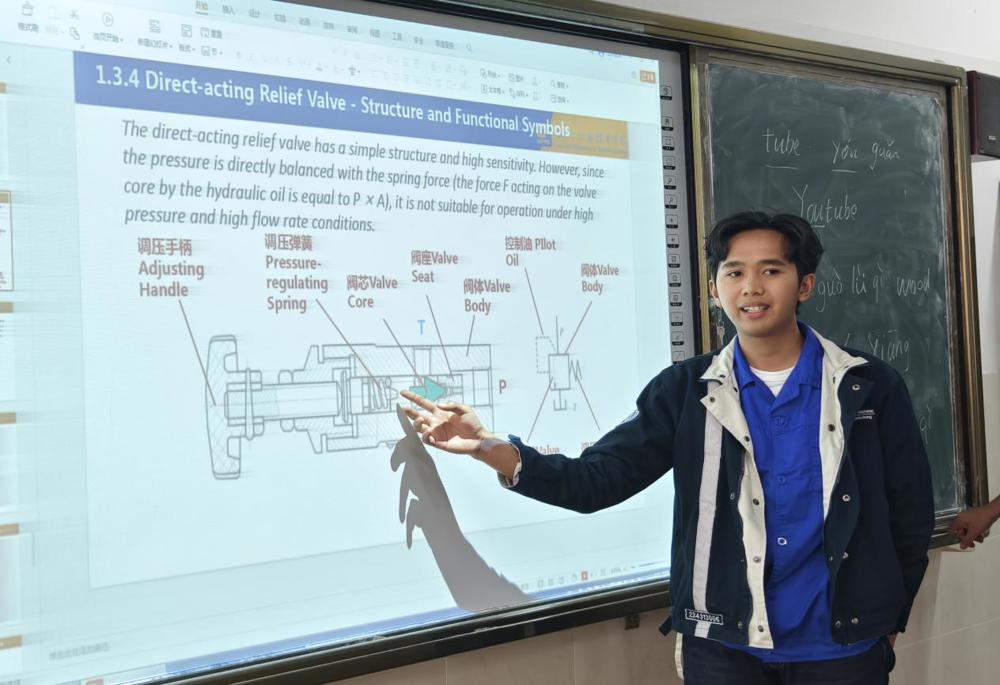 学生上课场景