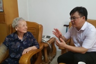校领导到南宁走访慰问米兰易地居住离休干部