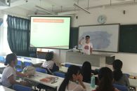 贸易与旅游管理学院2015级商务英语班选出一名“优秀党员”