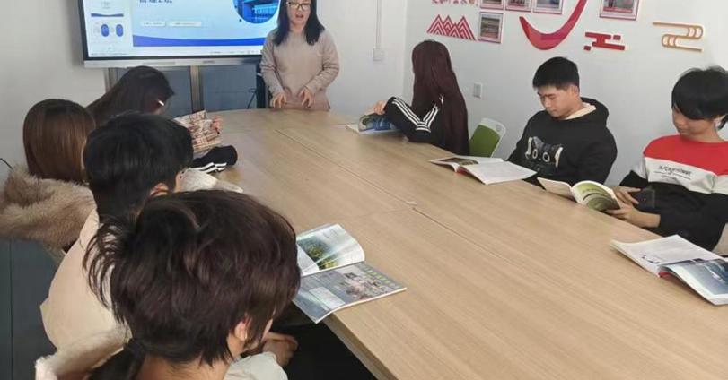 【一站式学生社区·专业导师进社区】贸易与旅游管理学院专业导师进一站式学生社区开展“引路成长同行”座谈会-陈红冰