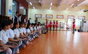 柳职院华育中航学院举办“走进航空舱”科普知识大讲堂体验活动