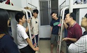 贸易与旅游管理学院领导深入宿舍走访慰问新生