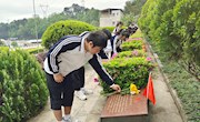 【我们的节日·精神的家园】贸易与旅游管理学院开展“缅怀先烈志，共铸中华魂”清明祭英烈活动