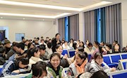 贸旅学院教师到柳邕高中开展“未来职业”专题讲座
