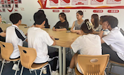 贸易与旅游管理学院专业导师进“一站式”学生社区开展学业帮扶活动