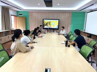 学校数据工作组深入团委调研