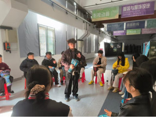 艺术学院成功举办“鼓韵心声，解压同行”鼓圈音乐疗愈活动