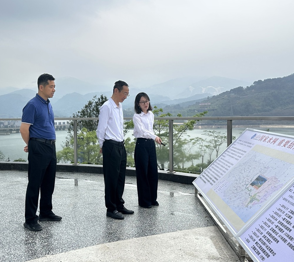 了解枢纽工程建设情况