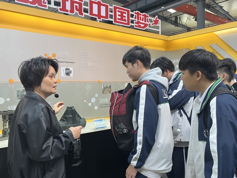 研学探校悟匠心 职普融通助成长——柳州第九中学师生到米兰开展研学活动